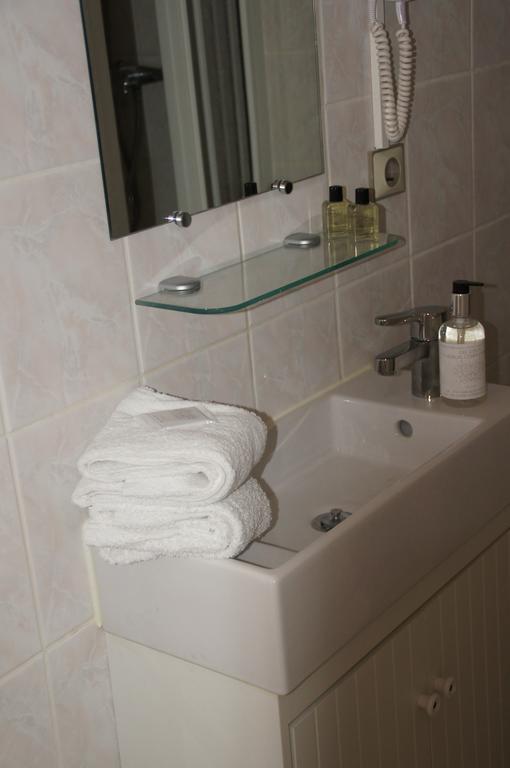 Hotel La Petite Cour Trouville-sur-Mer Zimmer foto